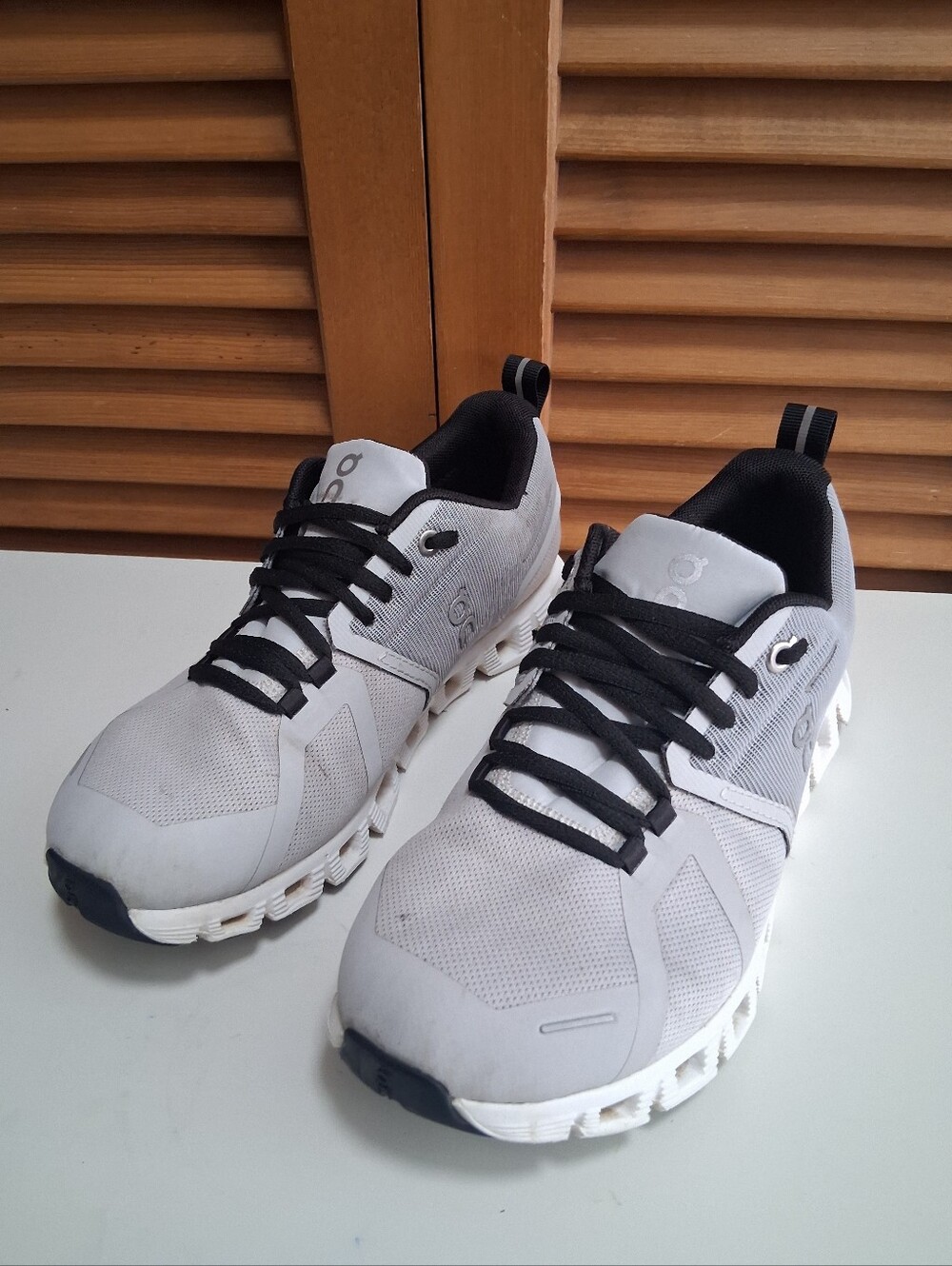 On Cloud 5 Glacier White Women's Waterproof Running Shoe * Size: 6.5 - Picture 3 of 8